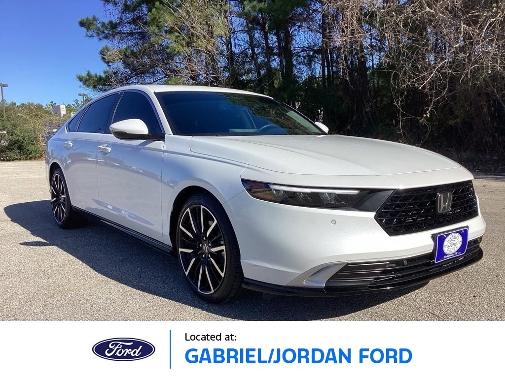 2025 Honda Accord Hybrid Touring's photo