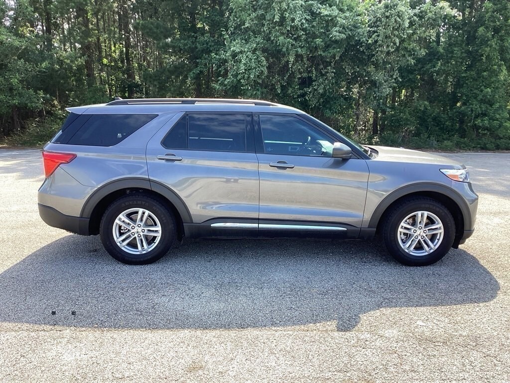 2022 Ford Explorer XLT photo 3