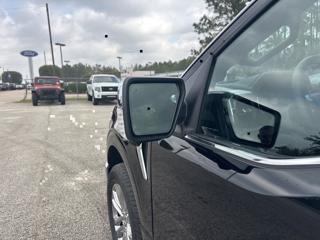 2025 Ford F-150 Lariat - Photo 18