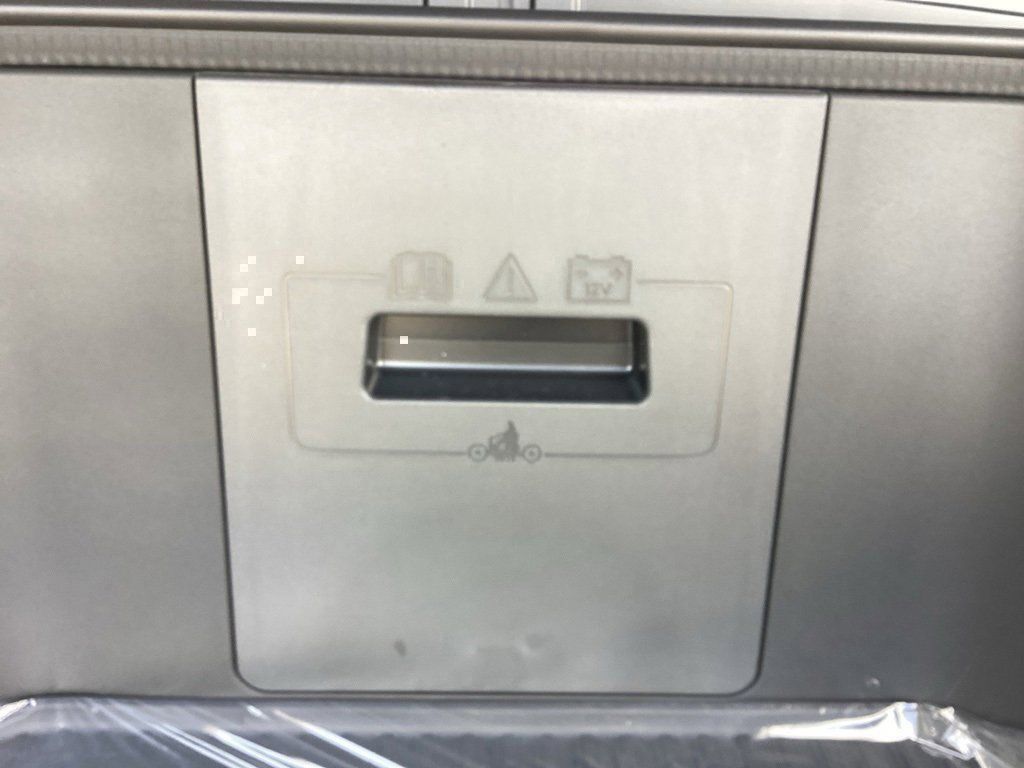 2025 Ford F-150 Lightning Flash - Photo 23