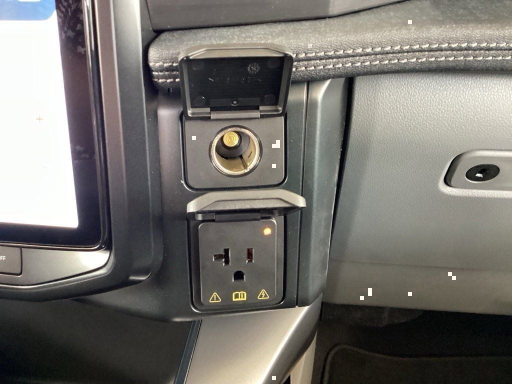 2025 Ford F-150 Lightning Flash - Photo 68