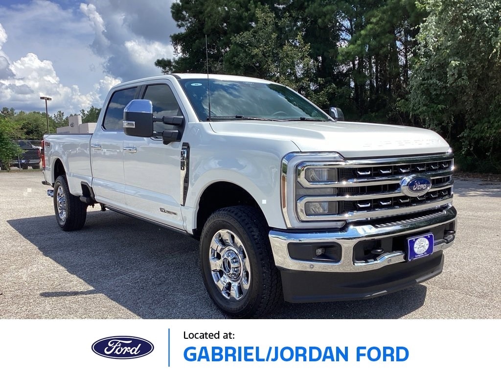 2025 Ford F-350 Super Duty Lariat's photo