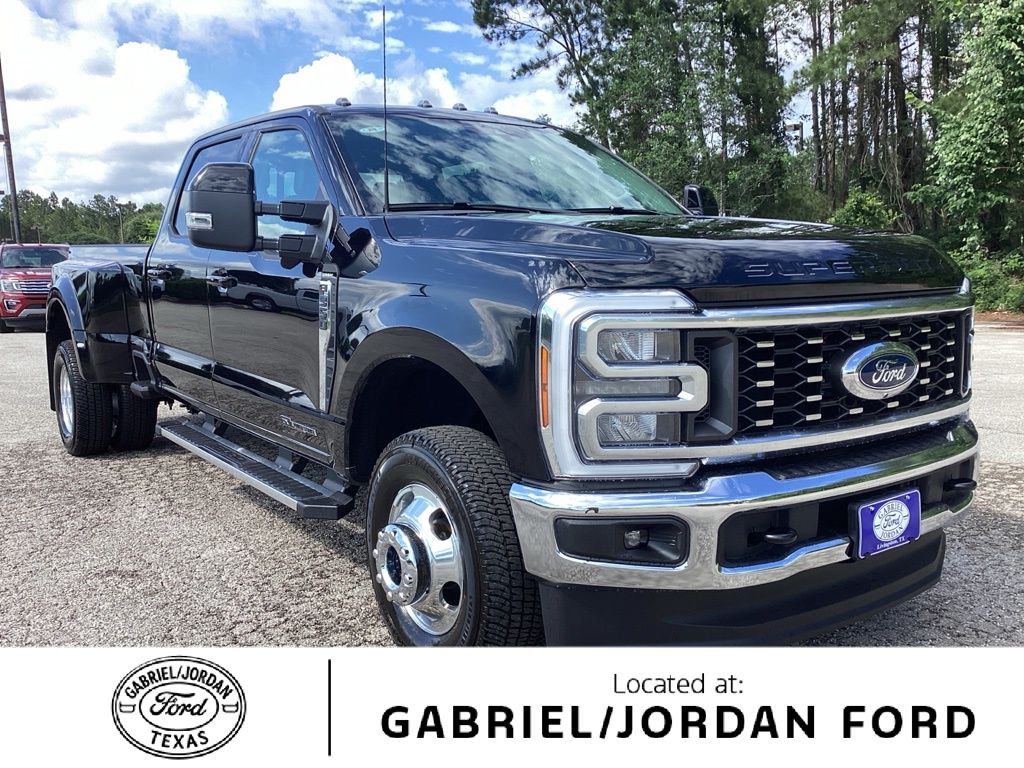 2026 Ford F-350 Lariat 4x4 Crew Cab 8' Box DRW's photo