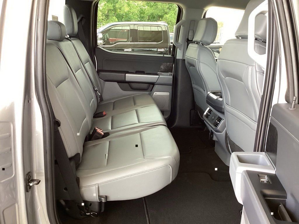 2025 Ford F-150 Lightning Flash - Photo 38