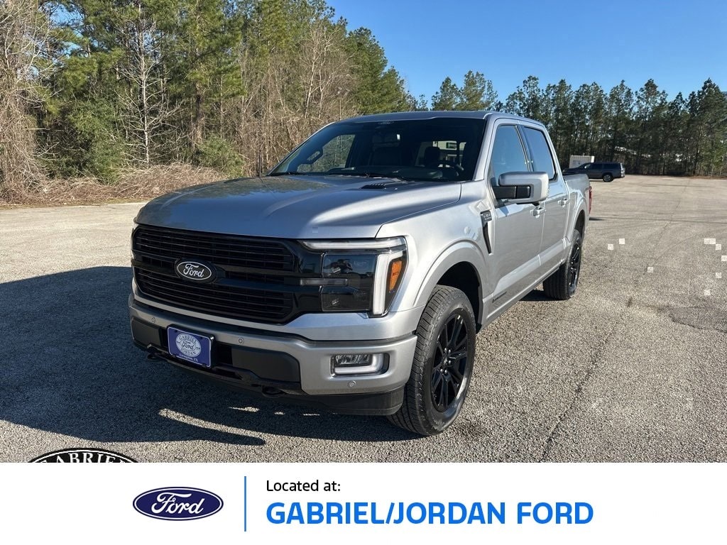 2025 Ford F-150 Platinum's photo
