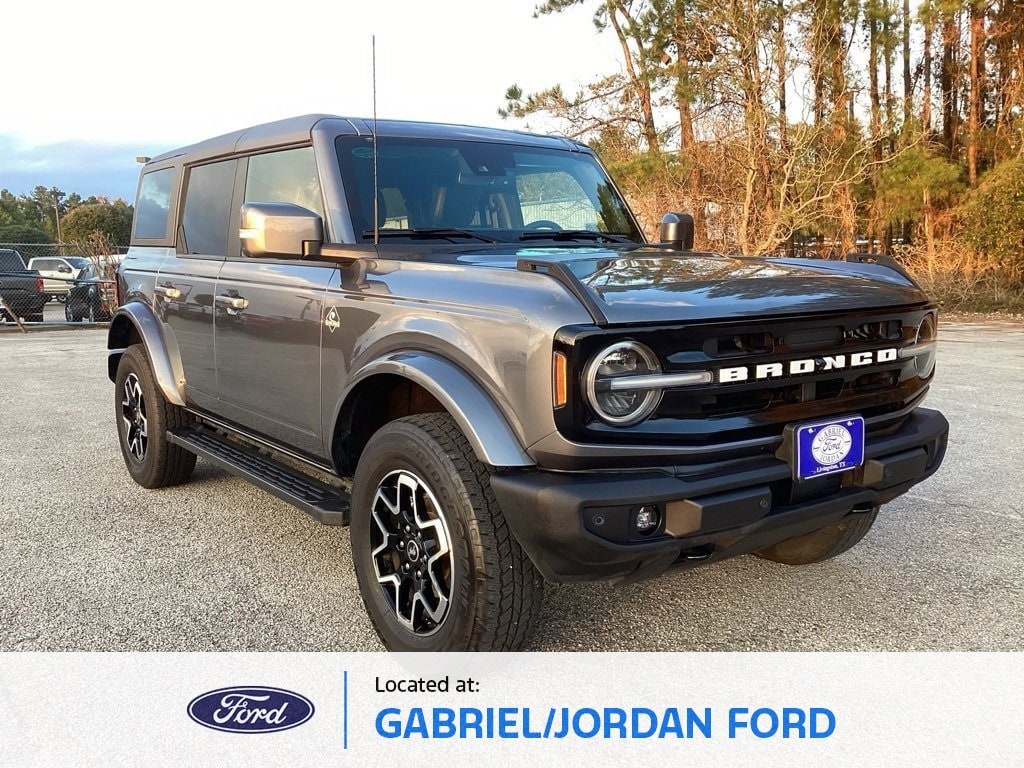 2022 Ford Bronco 4-Door Outer Banks's photo