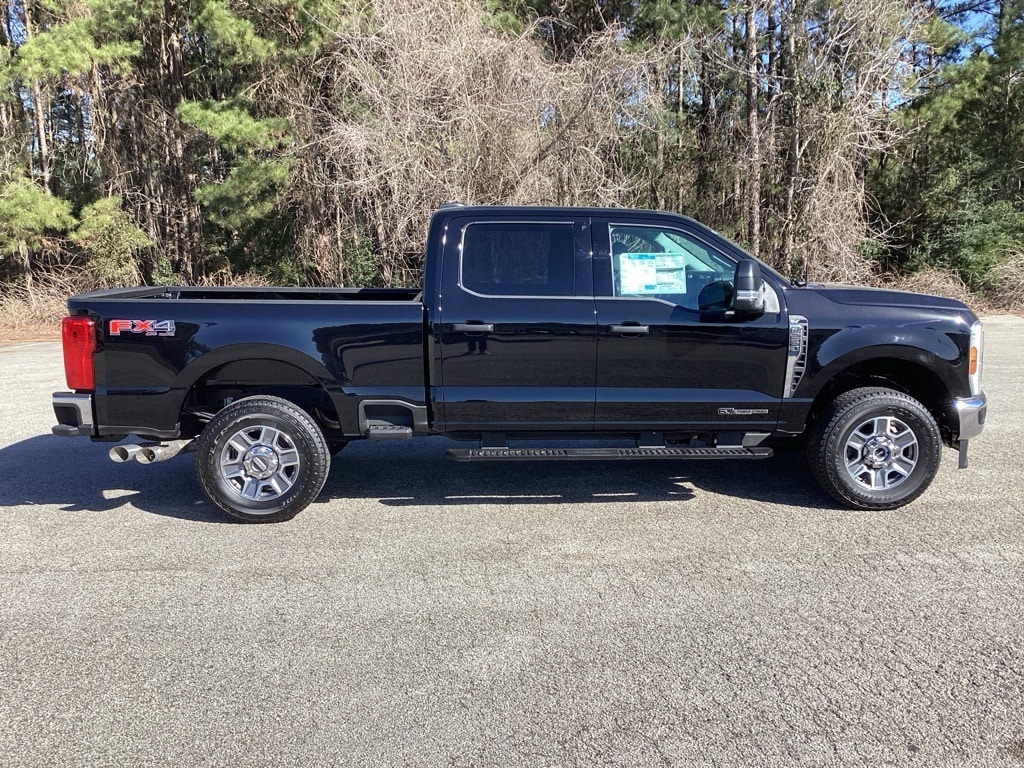 New 2025 Ford F-250SD XLT Truck