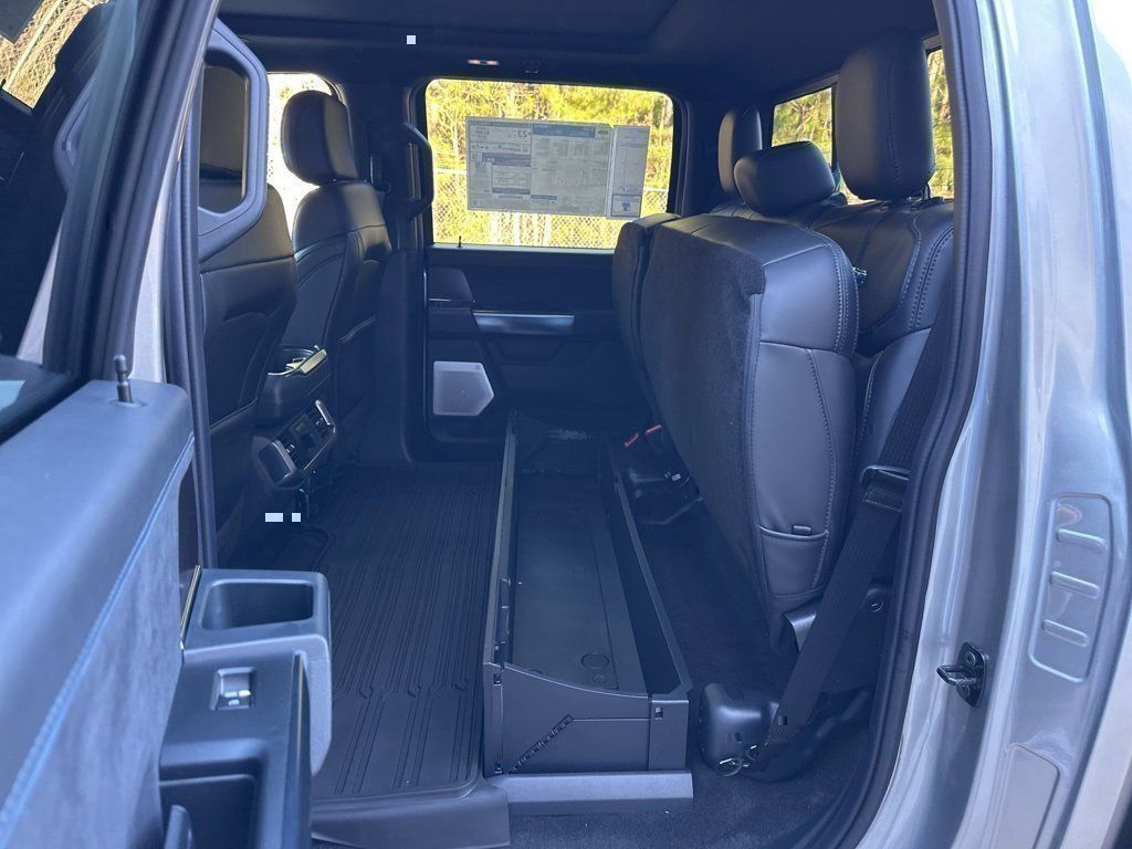 2025 Ford F-150 Platinum - Photo 41