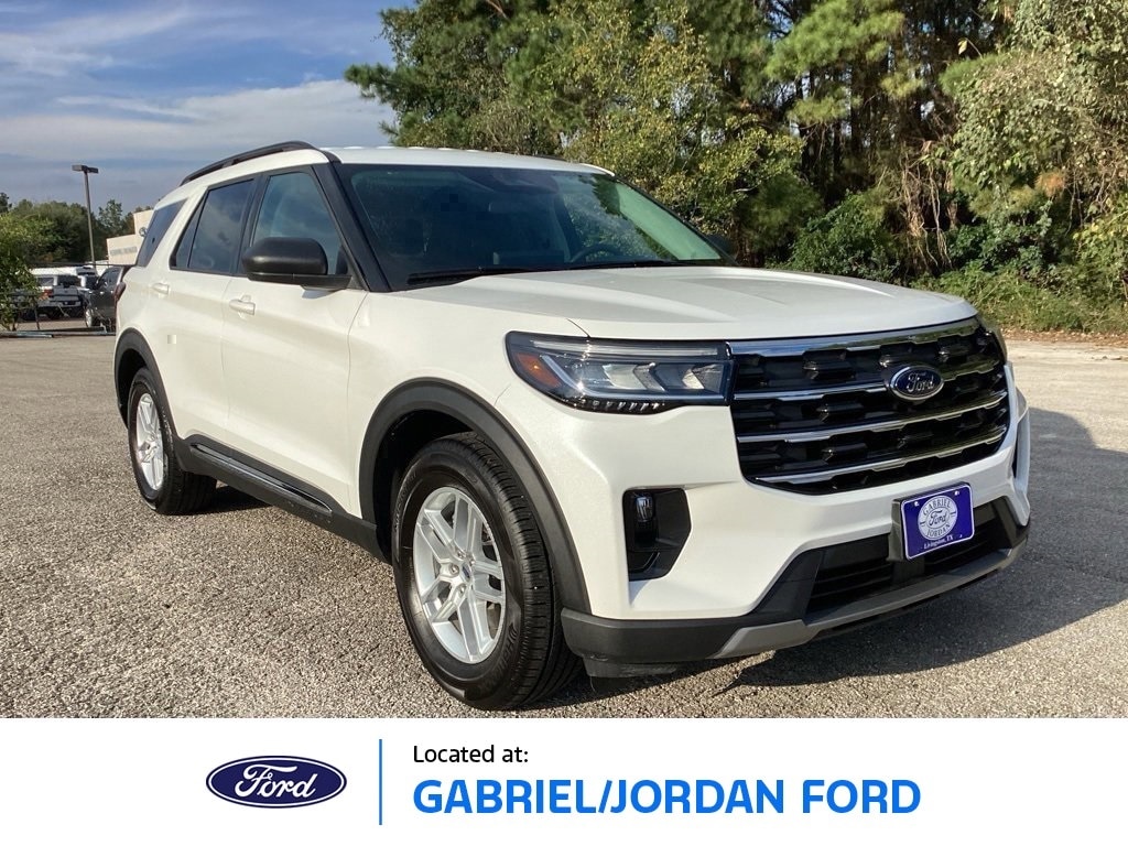 2025 Ford Explorer Active's photo