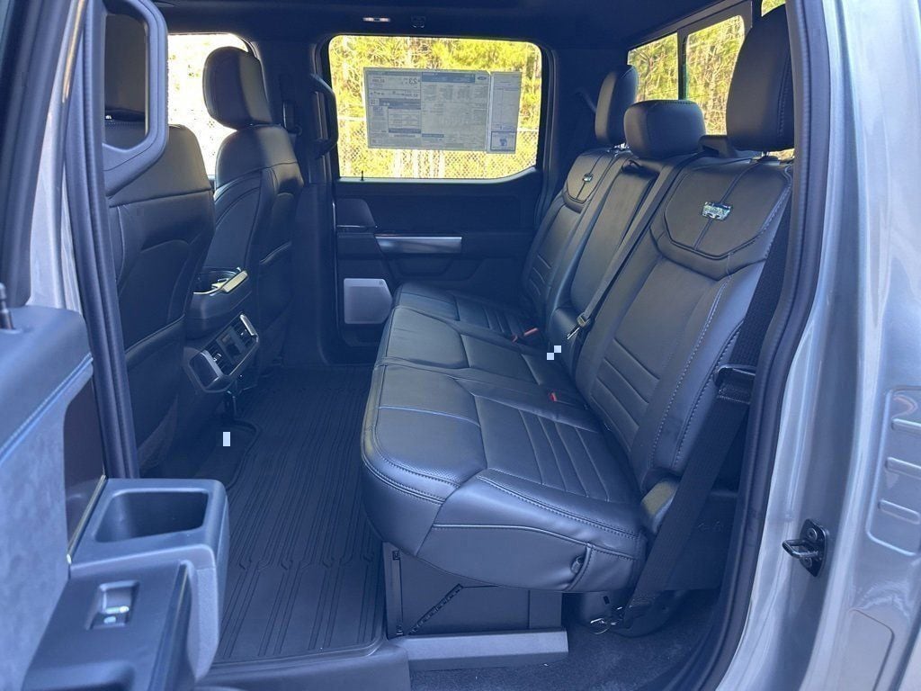 2025 Ford F-150 Platinum - Photo 40