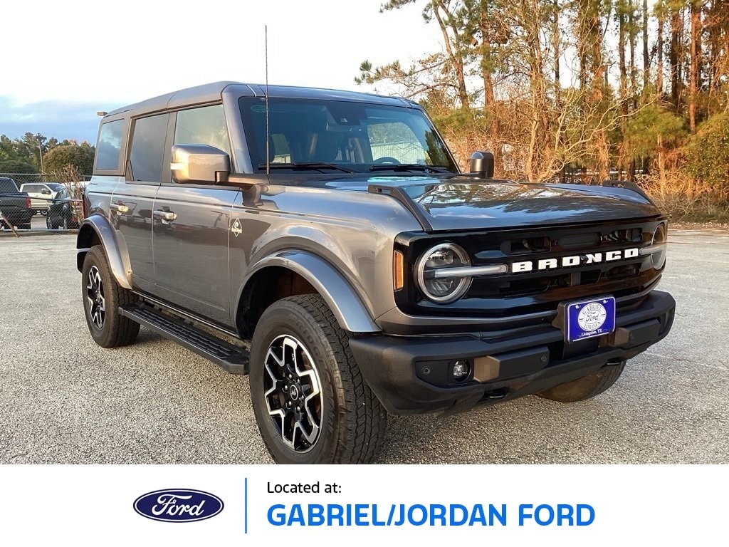 2022 Ford Bronco 4-Door Outer Banks's photo