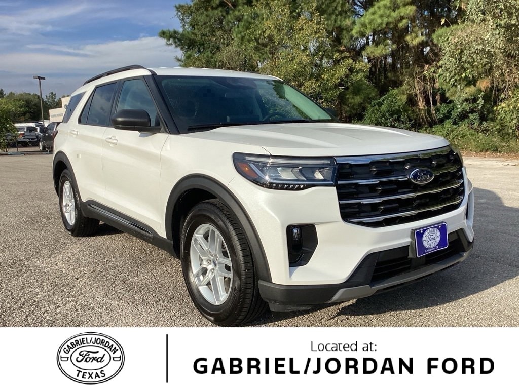 2025 Ford Explorer Active's photo