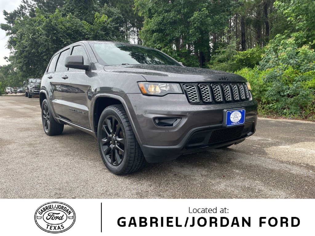 2017 Jeep Grand Cherokee Altitude's photo