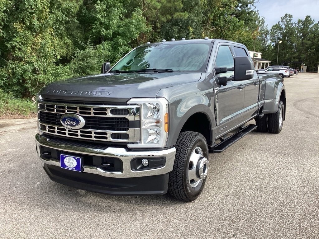 2026 Ford F-350 photo 3