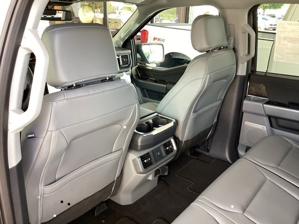 2025 Ford F-150 Lightning Flash - Photo 41