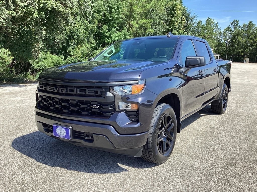2023 Chevrolet Silverado 1500 Custom photo 3
