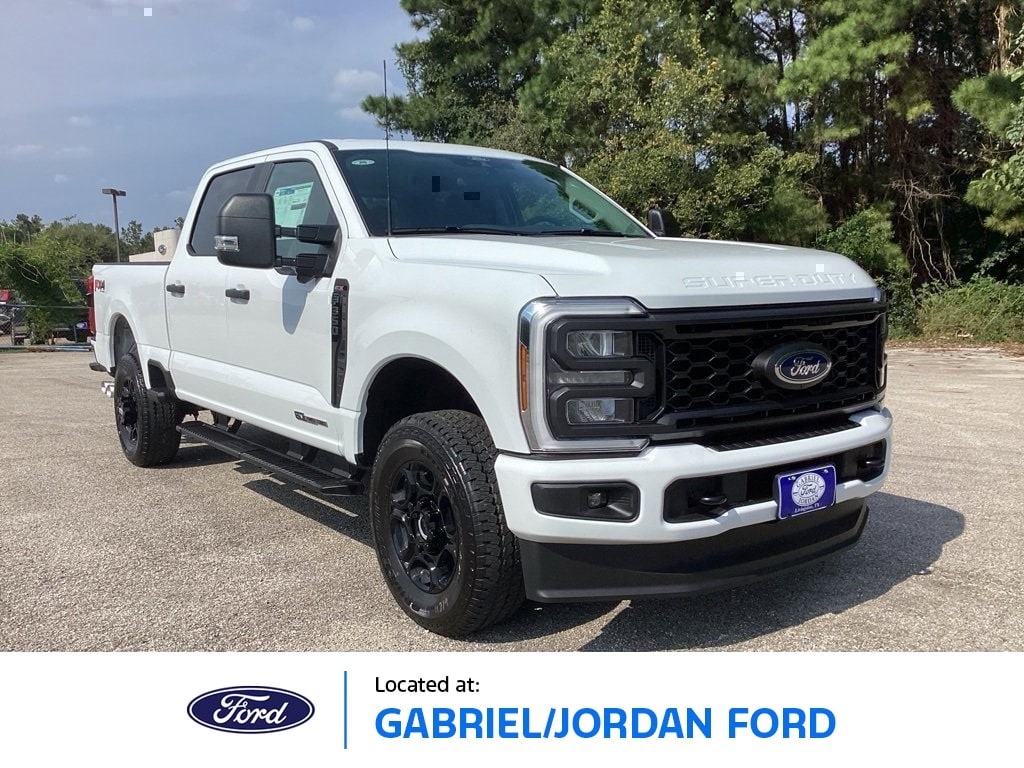 2026 Ford F-350 Super Duty XL's photo