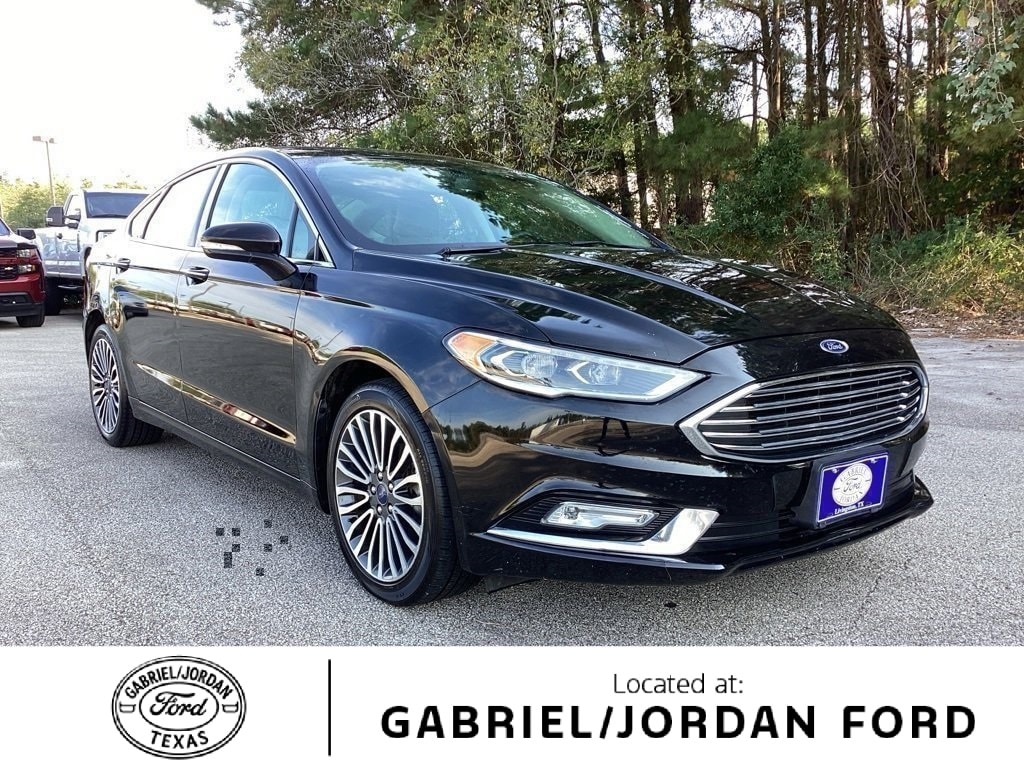 2017 Ford Fusion SE's photo