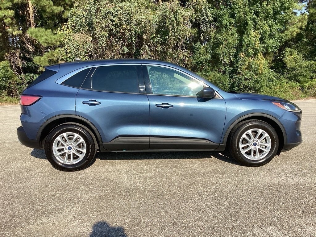 2020 Ford Escape SE photo 2