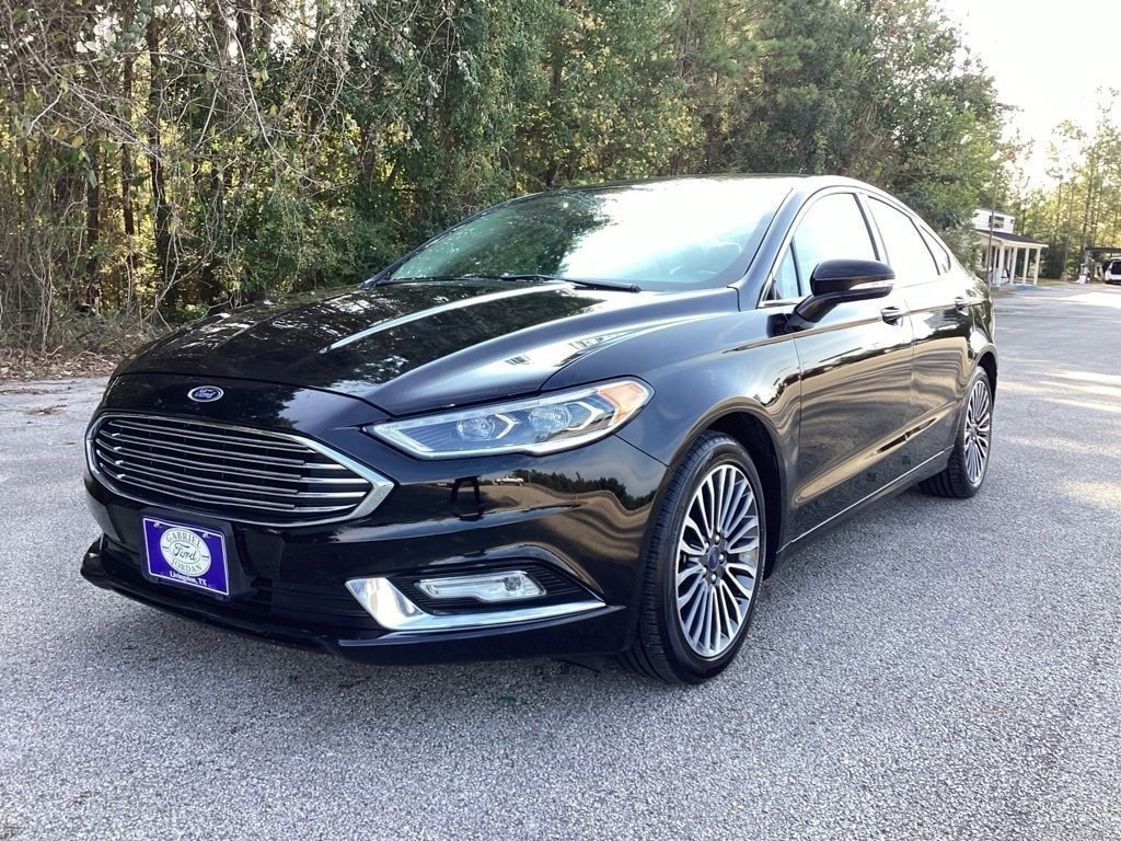 Used 2017 Ford Fusion SE Sedan