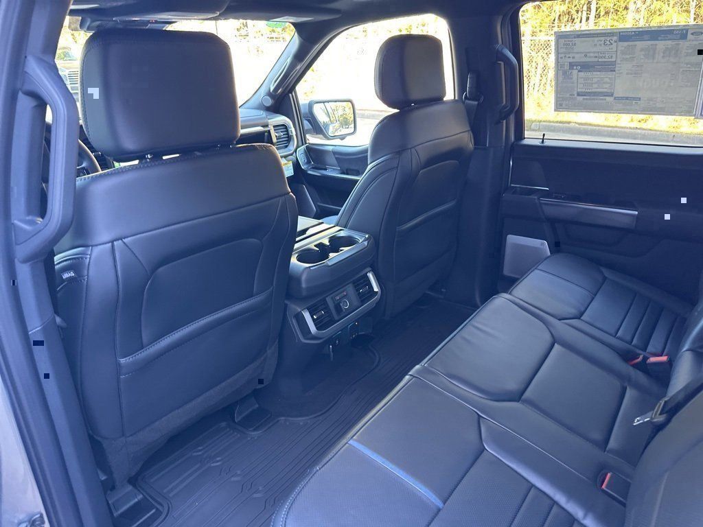 2025 Ford F-150 Platinum - Photo 38