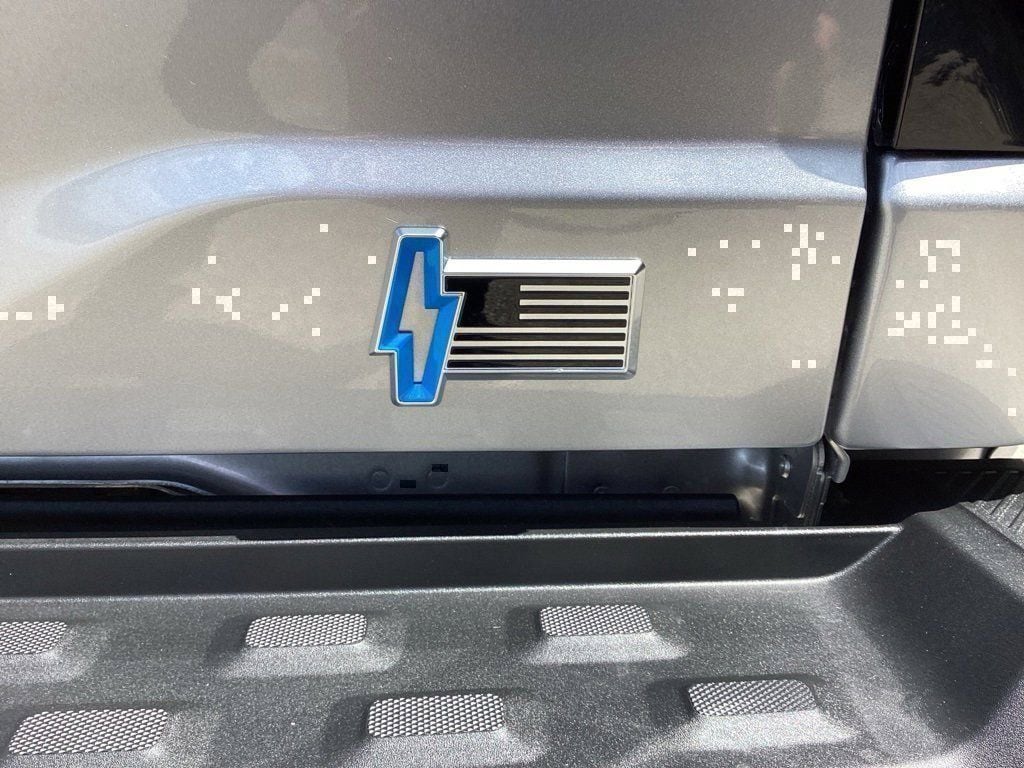 2025 Ford F-150 Lightning Flash - Photo 14