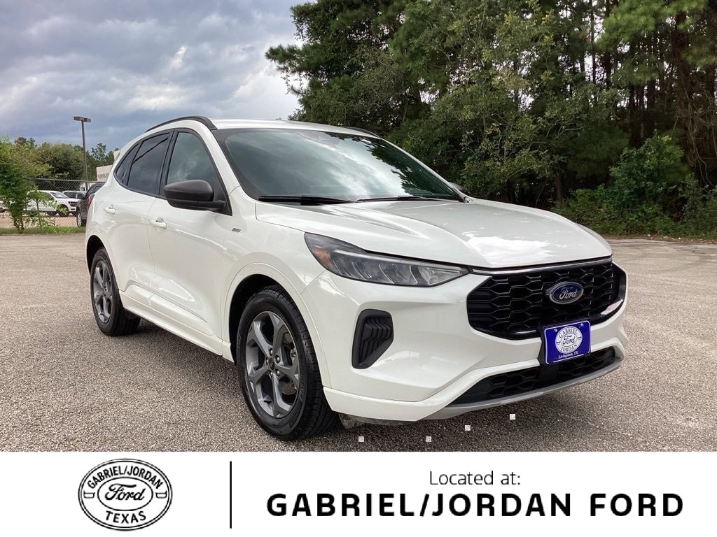 2023 Ford Escape ST-Line's photo