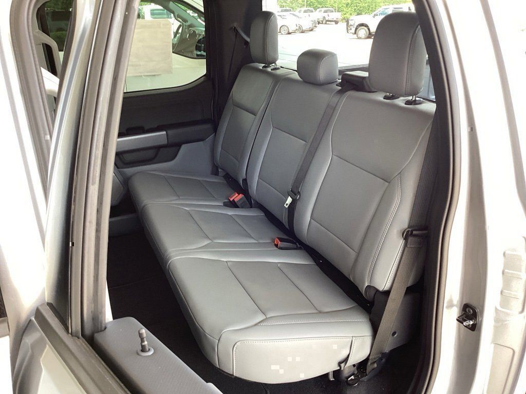 2025 Ford F-150 Lightning Flash - Photo 42