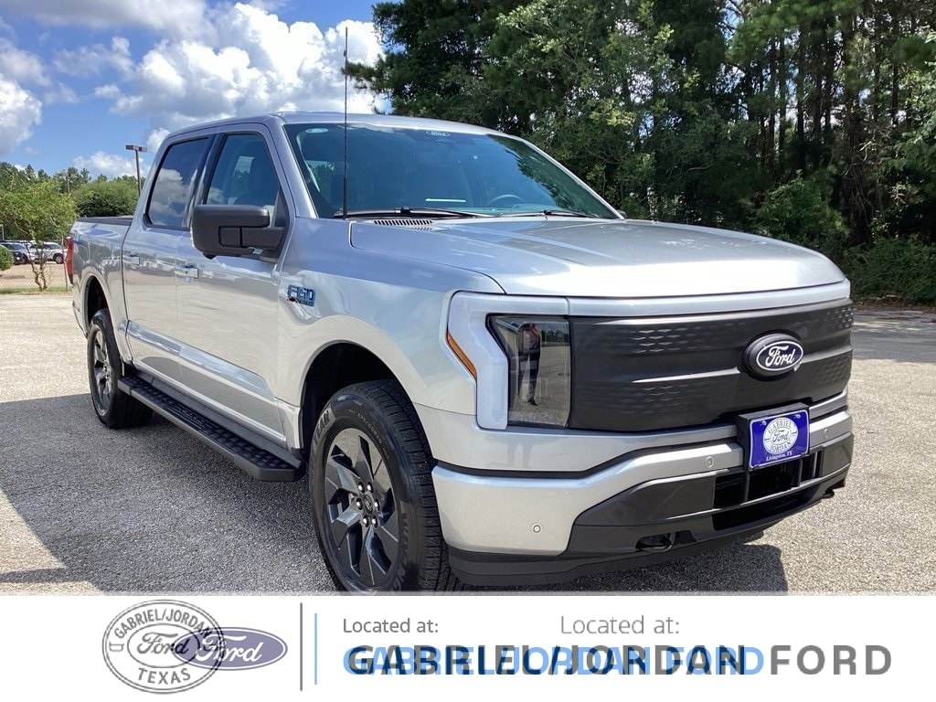 2025 Ford F-150 Lightning Truck 