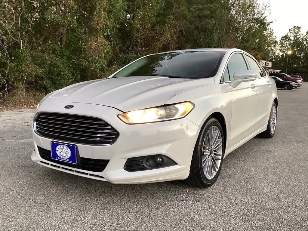 Used 2015 Ford Fusion SE Sedan
