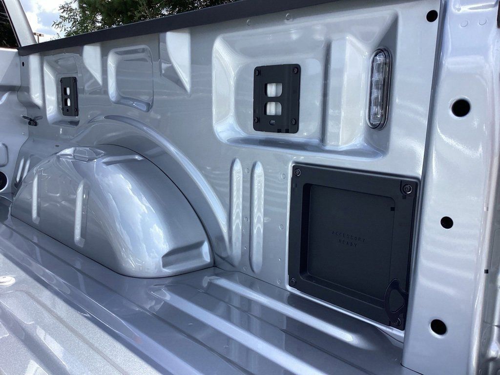 2025 Ford F-150 Lightning Flash - Photo 11