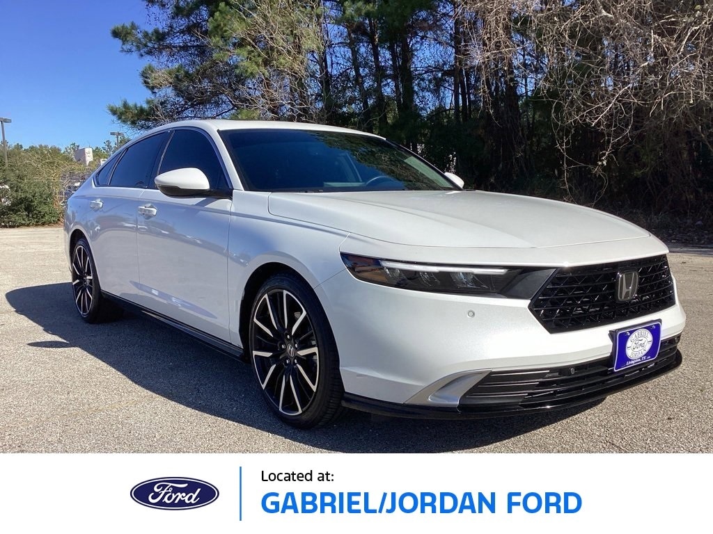 2025 Honda Accord Hybrid Touring's photo