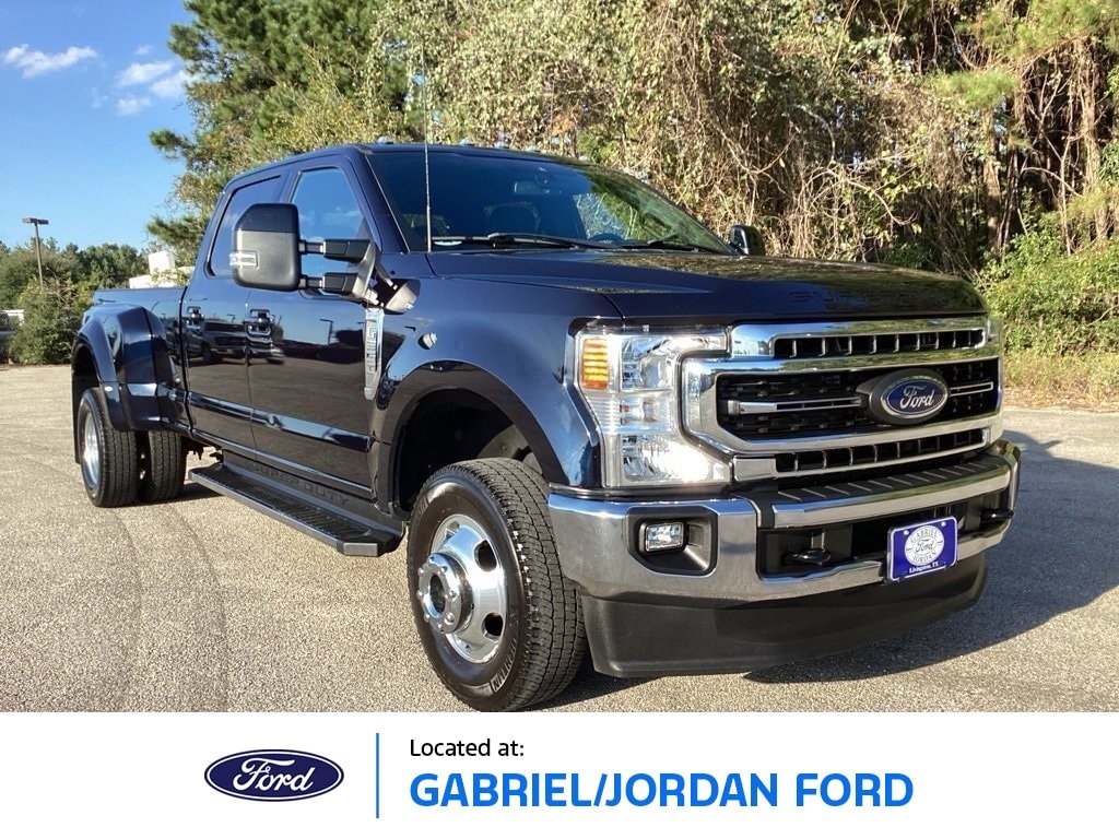 2022 Ford F-350 Super Duty Lariat's photo