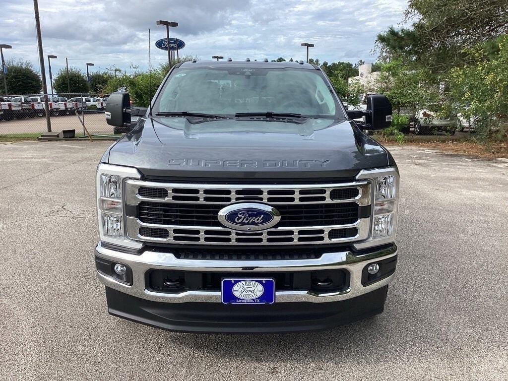 2026 Ford F-350 photo 2