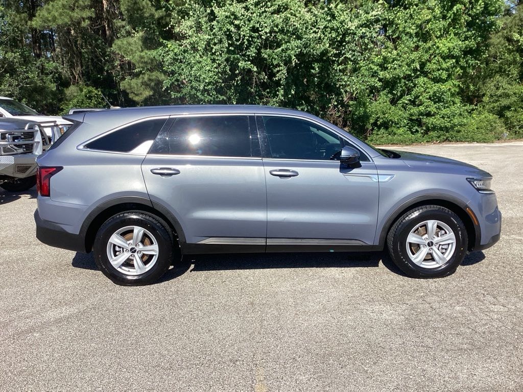 Used 2022 Kia Sorento LX SUV