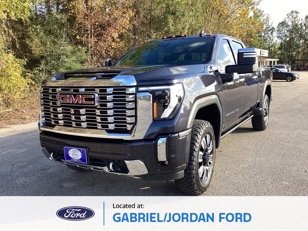 2024 GMC Sierra 2500HD Denali's photo