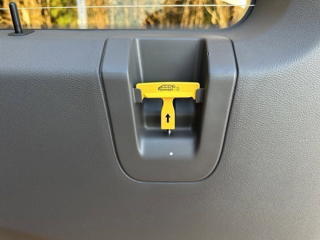 2024 Ford Transit Passenger Van XL - Photo 15