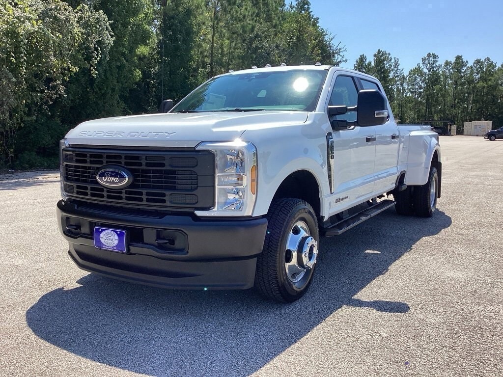2026 Ford F-350 XL photo 3