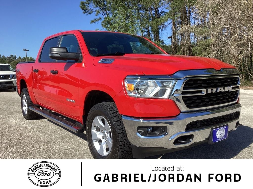 2023 RAM 1500 Big Horn/Lone Star 4x4 Crew Cab 5'7's photo