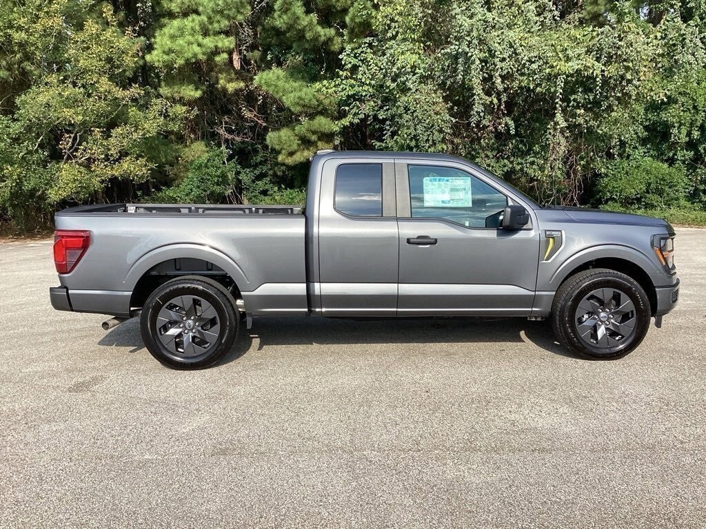 2025 Ford F-150 STX photo 4