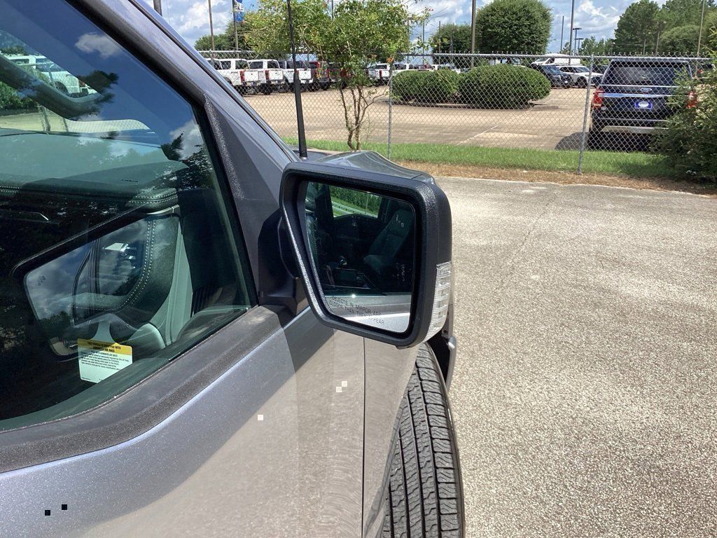 2025 Ford F-150 Lightning Flash - Photo 28