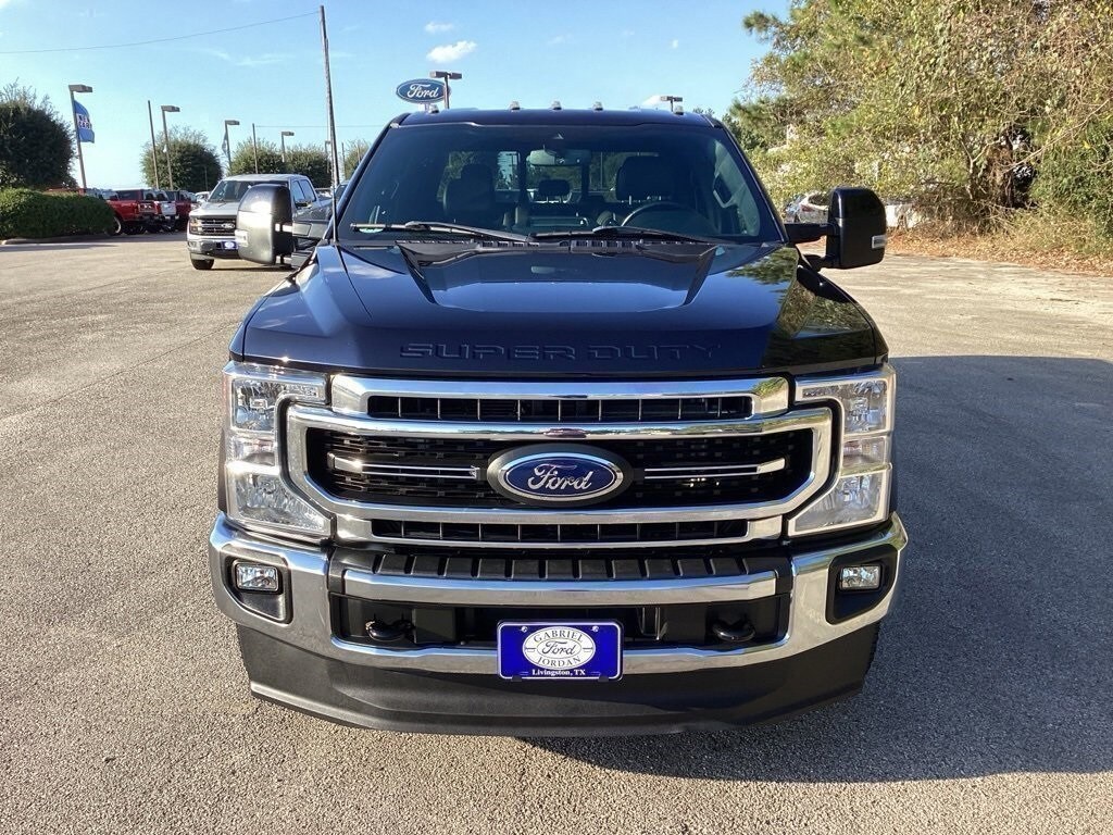 2022 Ford F-350 Lariat photo 2