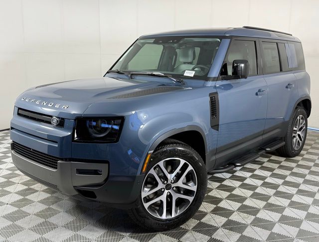 2026 Land Rover Defender S's photo