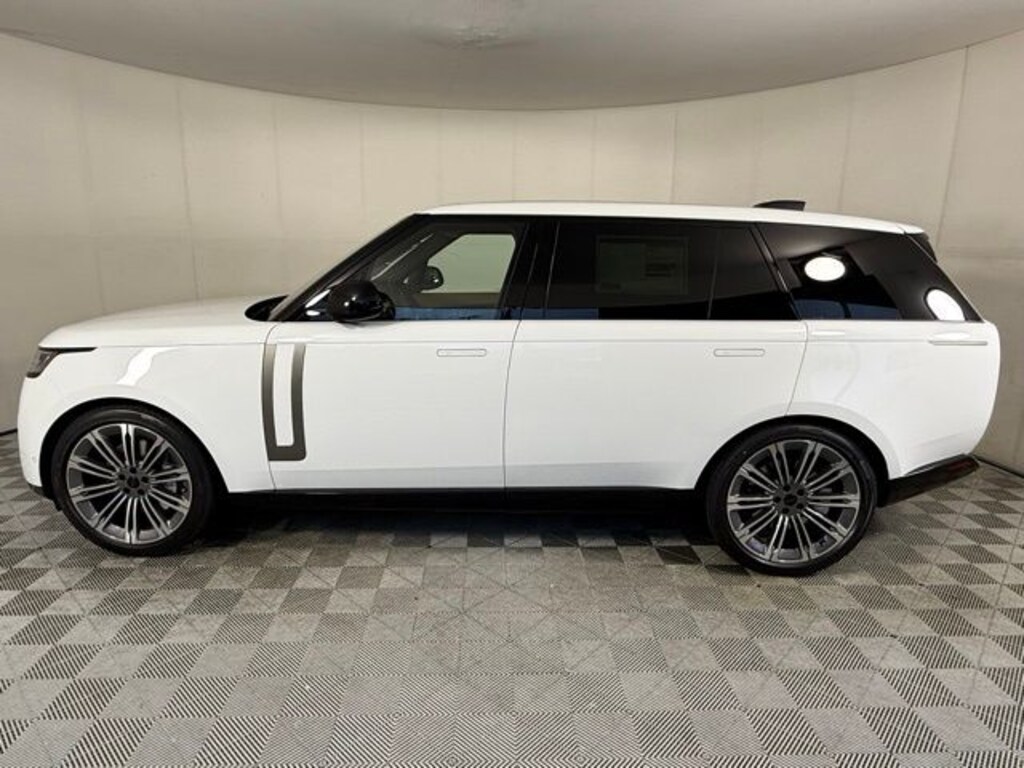 New 2026 Land Rover Range Rover SE LWB 7-Seats / V8 Long Wheel Base