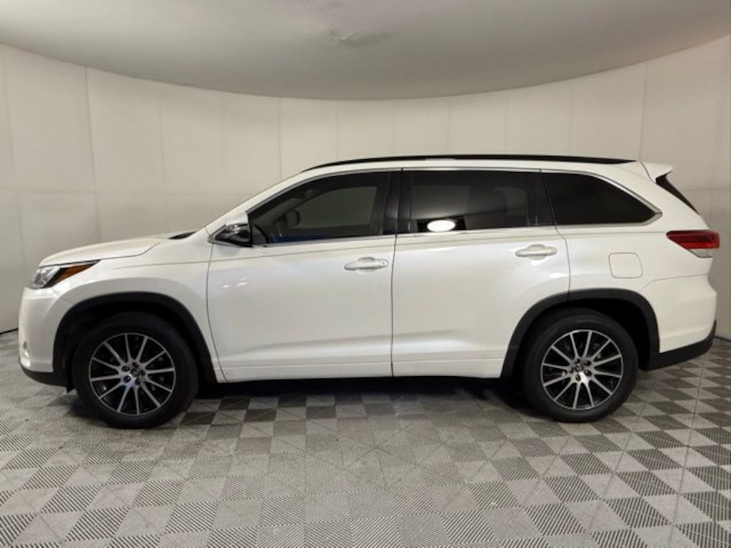 Used 2018 Toyota Highlander XLE SUV