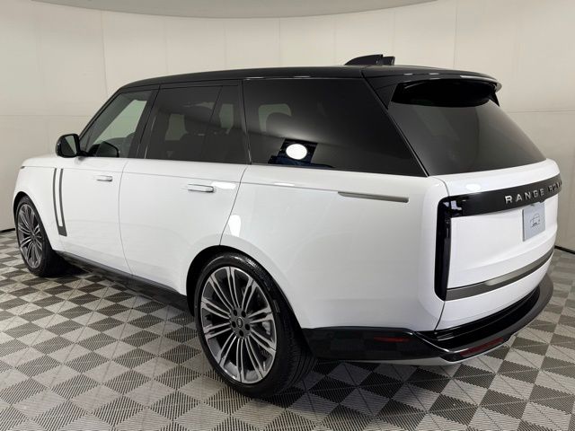 2025 Land Rover Range Rover SE photo 4