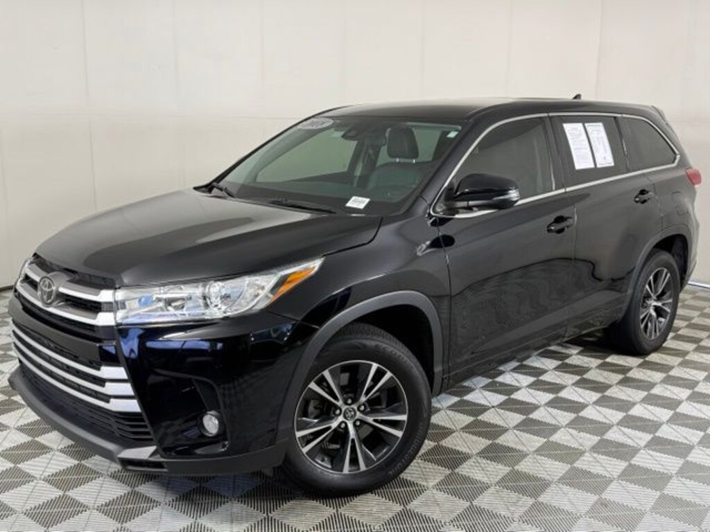Used 2018 Toyota Highlander LE Plus SUV