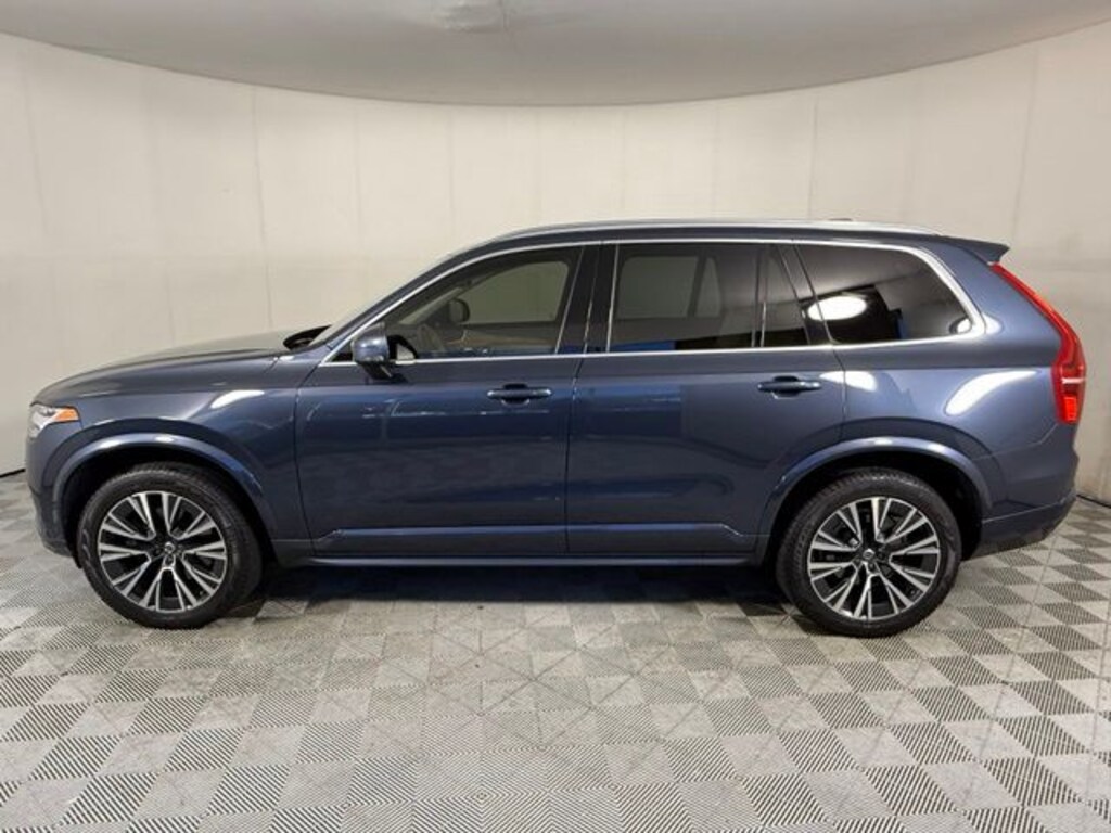 Used 2022 Volvo XC90 T6 Momentum SUV