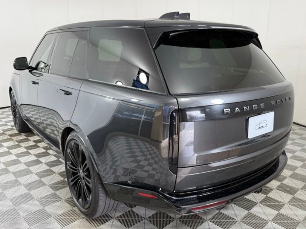 Used 2025 Land Rover Range Rover SE Short Wheel Base