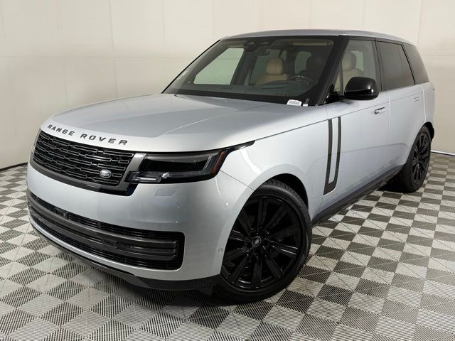 2025 Land Rover Range Rover SE's photo